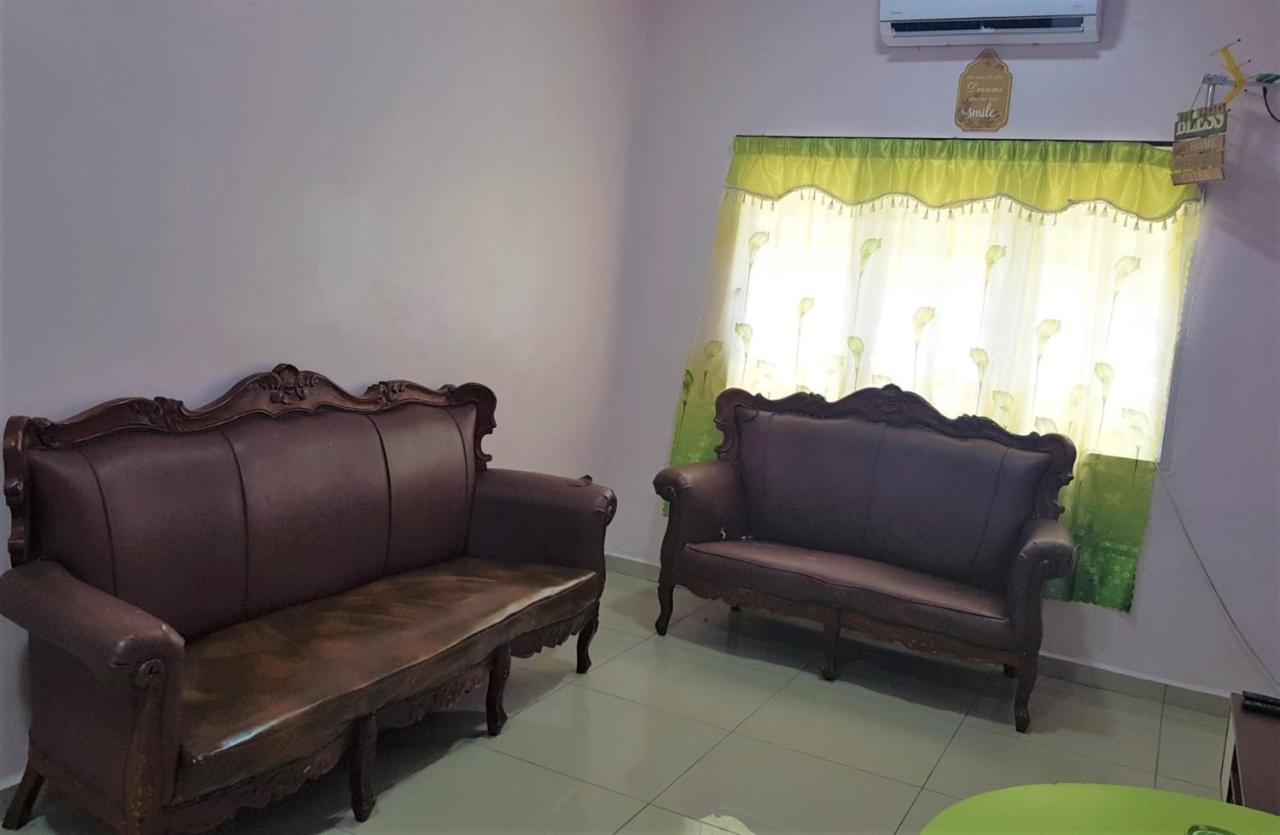 Oyo Home 90250 Sutera Wangi 3Bhk Apartment Ayer Keroh Exterior foto